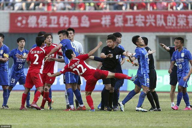 近况方面，纽卡斯尔联最近3场比赛保持不败战绩，对手包括曼联、大巴黎和切尔西，含金量十足，球队状态出色。
